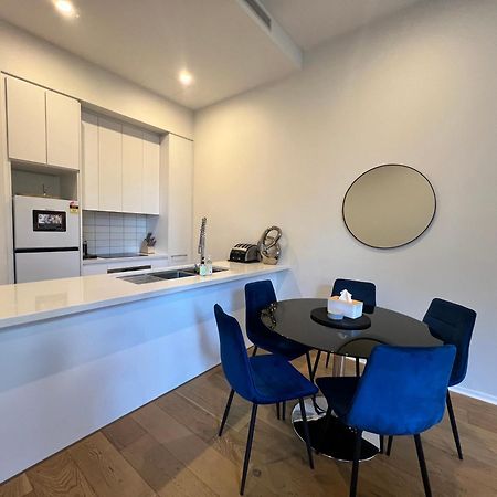 Luxe 2Br Executive Apartment Kingston Pool Parking Wifi Bbq Wine Экстерьер фото
