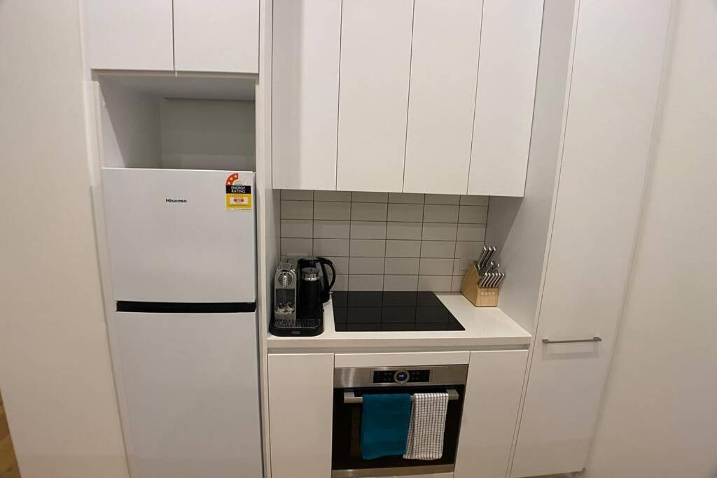 Luxe 2Br Executive Apartment Kingston Pool Parking Wifi Bbq Wine Экстерьер фото