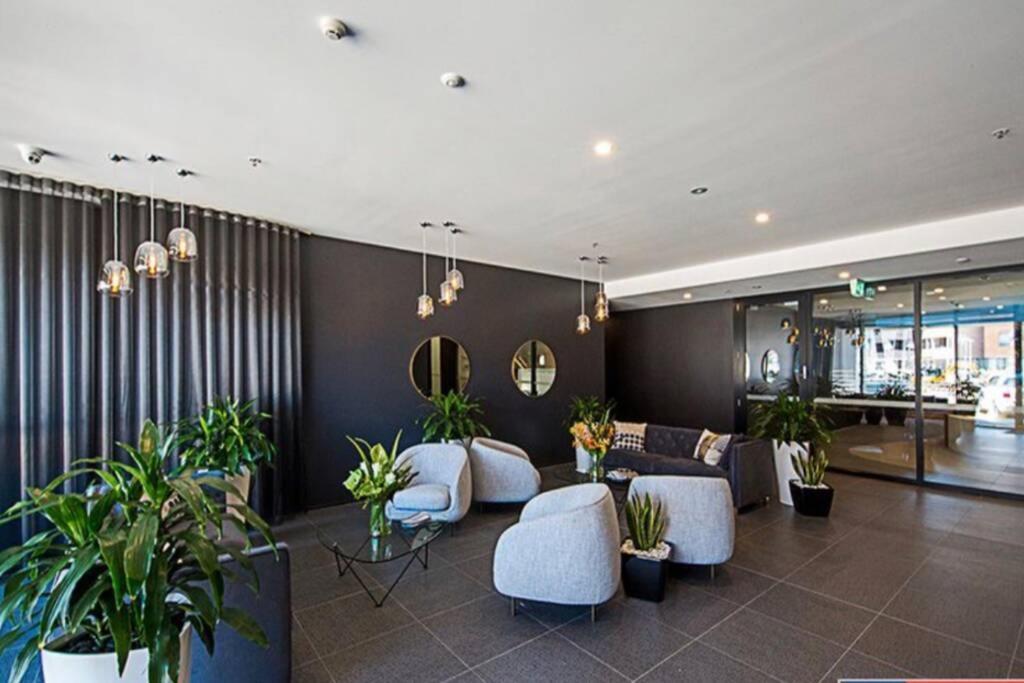 Luxe 2Br Executive Apartment Kingston Pool Parking Wifi Bbq Wine Экстерьер фото