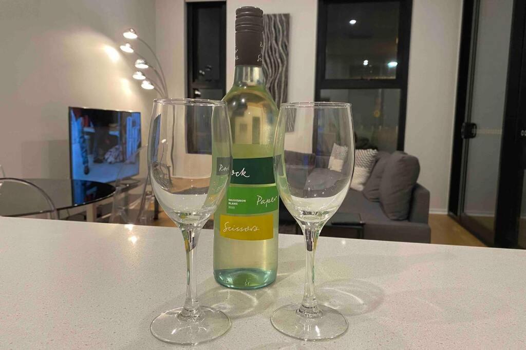Luxe 2Br Executive Apartment Kingston Pool Parking Wifi Bbq Wine Экстерьер фото