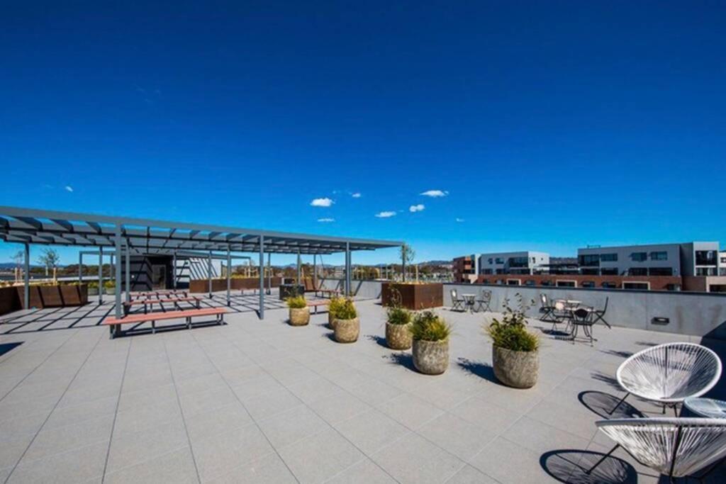 Luxe 2Br Executive Apartment Kingston Pool Parking Wifi Bbq Wine Экстерьер фото