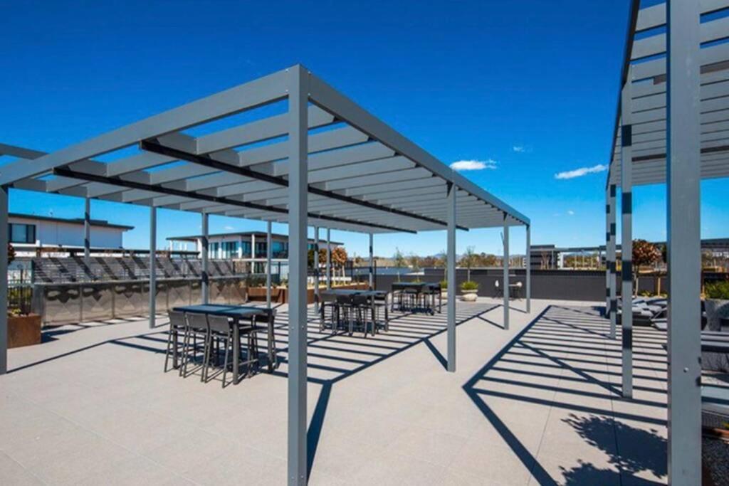 Luxe 2Br Executive Apartment Kingston Pool Parking Wifi Bbq Wine Экстерьер фото