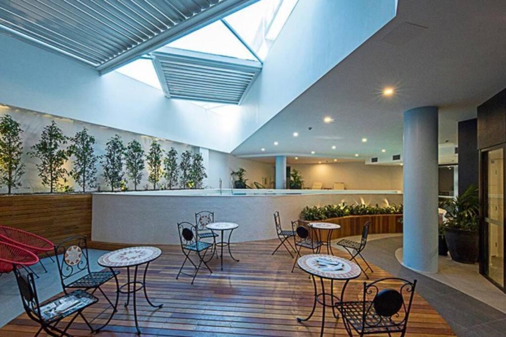 Luxe 2Br Executive Apartment Kingston Pool Parking Wifi Bbq Wine Экстерьер фото