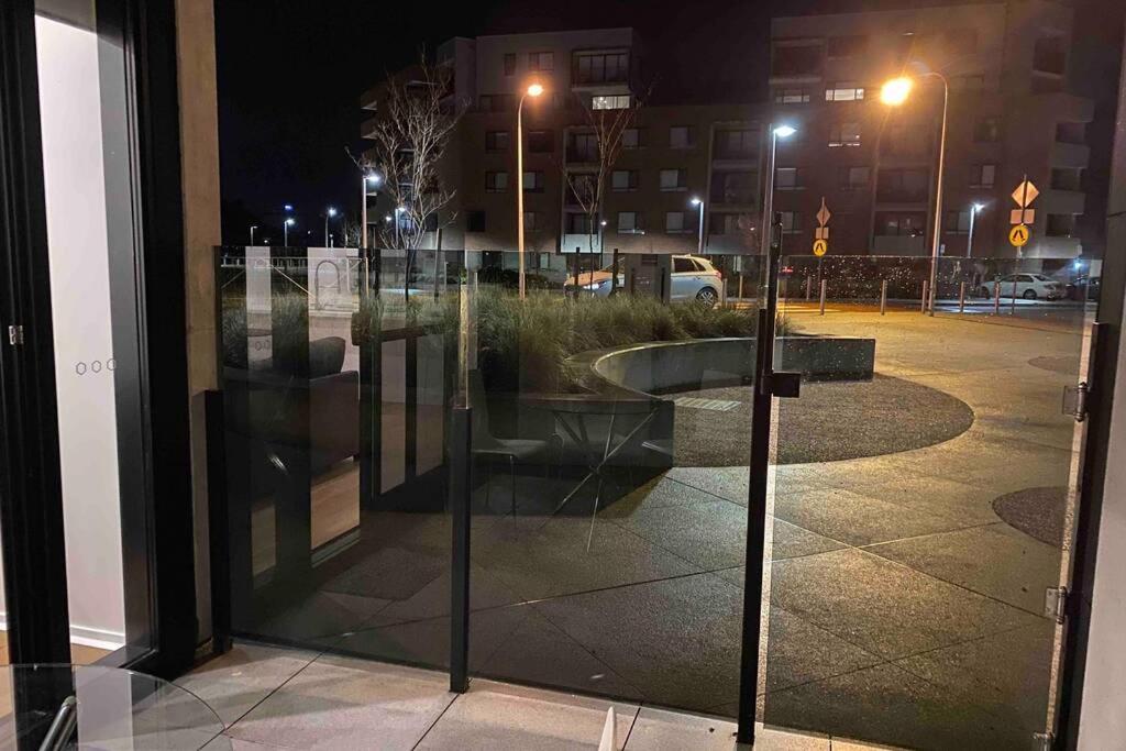 Luxe 2Br Executive Apartment Kingston Pool Parking Wifi Bbq Wine Экстерьер фото