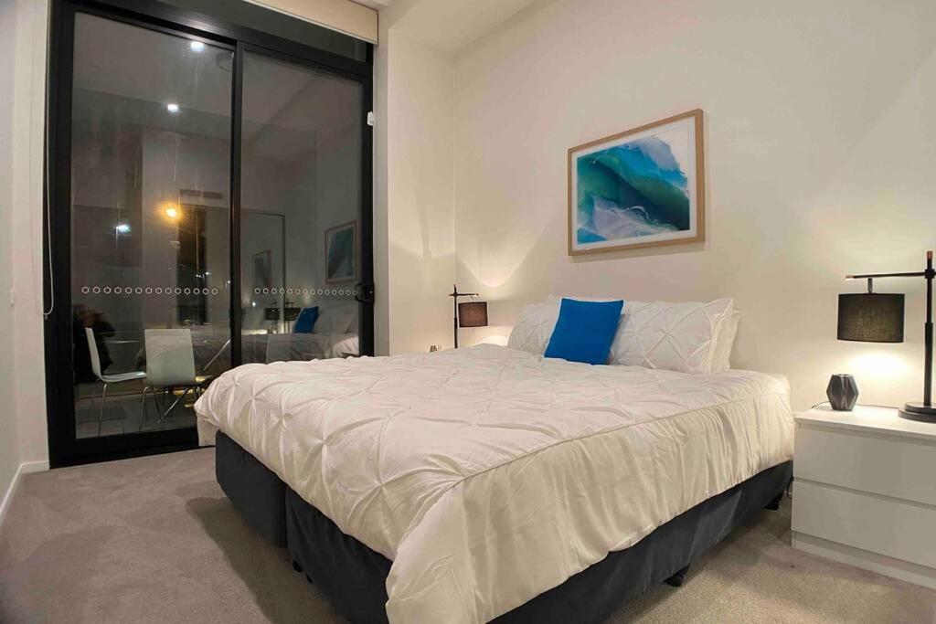 Luxe 2Br Executive Apartment Kingston Pool Parking Wifi Bbq Wine Экстерьер фото