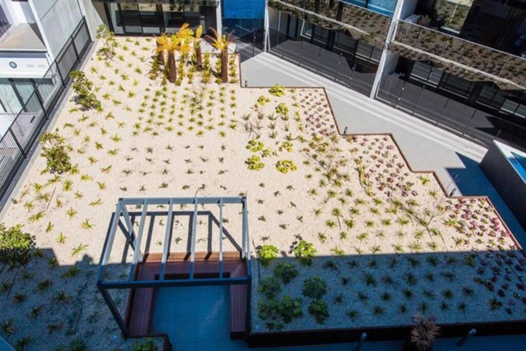 Luxe 2Br Executive Apartment Kingston Pool Parking Wifi Bbq Wine Экстерьер фото