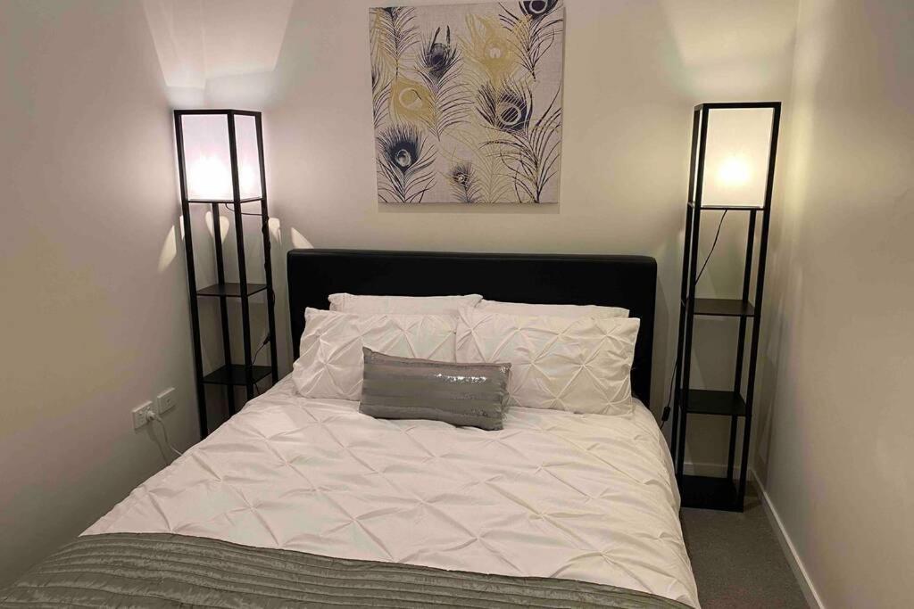 Luxe 2Br Executive Apartment Kingston Pool Parking Wifi Bbq Wine Экстерьер фото