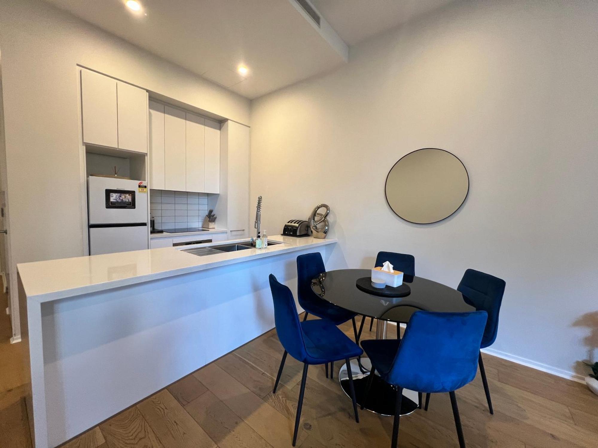 Luxe 2Br Executive Apartment Kingston Pool Parking Wifi Bbq Wine Экстерьер фото