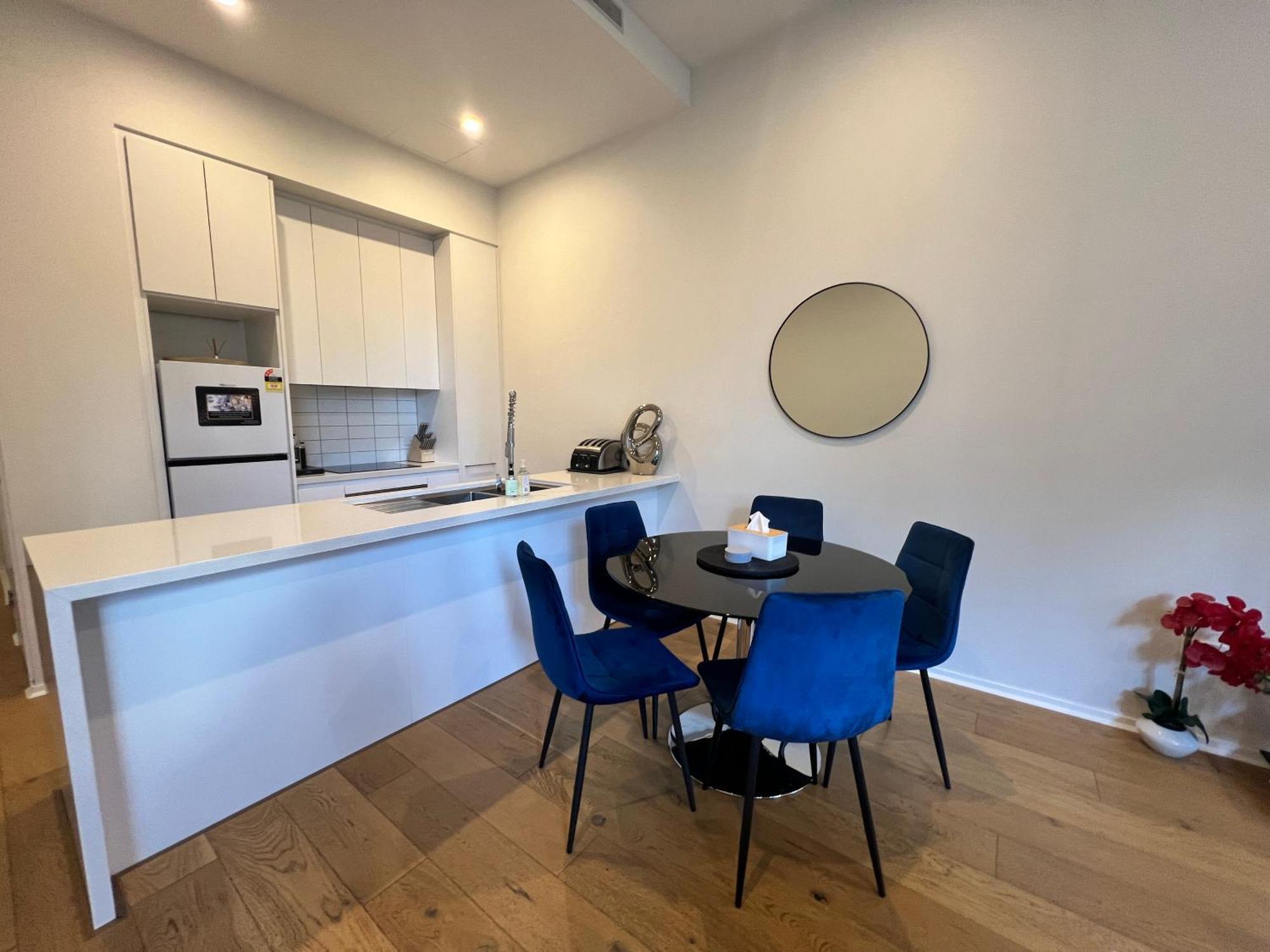 Luxe 2Br Executive Apartment Kingston Pool Parking Wifi Bbq Wine Экстерьер фото